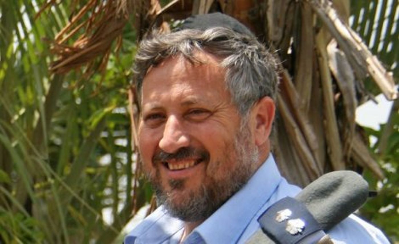 "בגלל הרב פרץ, הצבא מצפצף על הרבנות הצבאית"