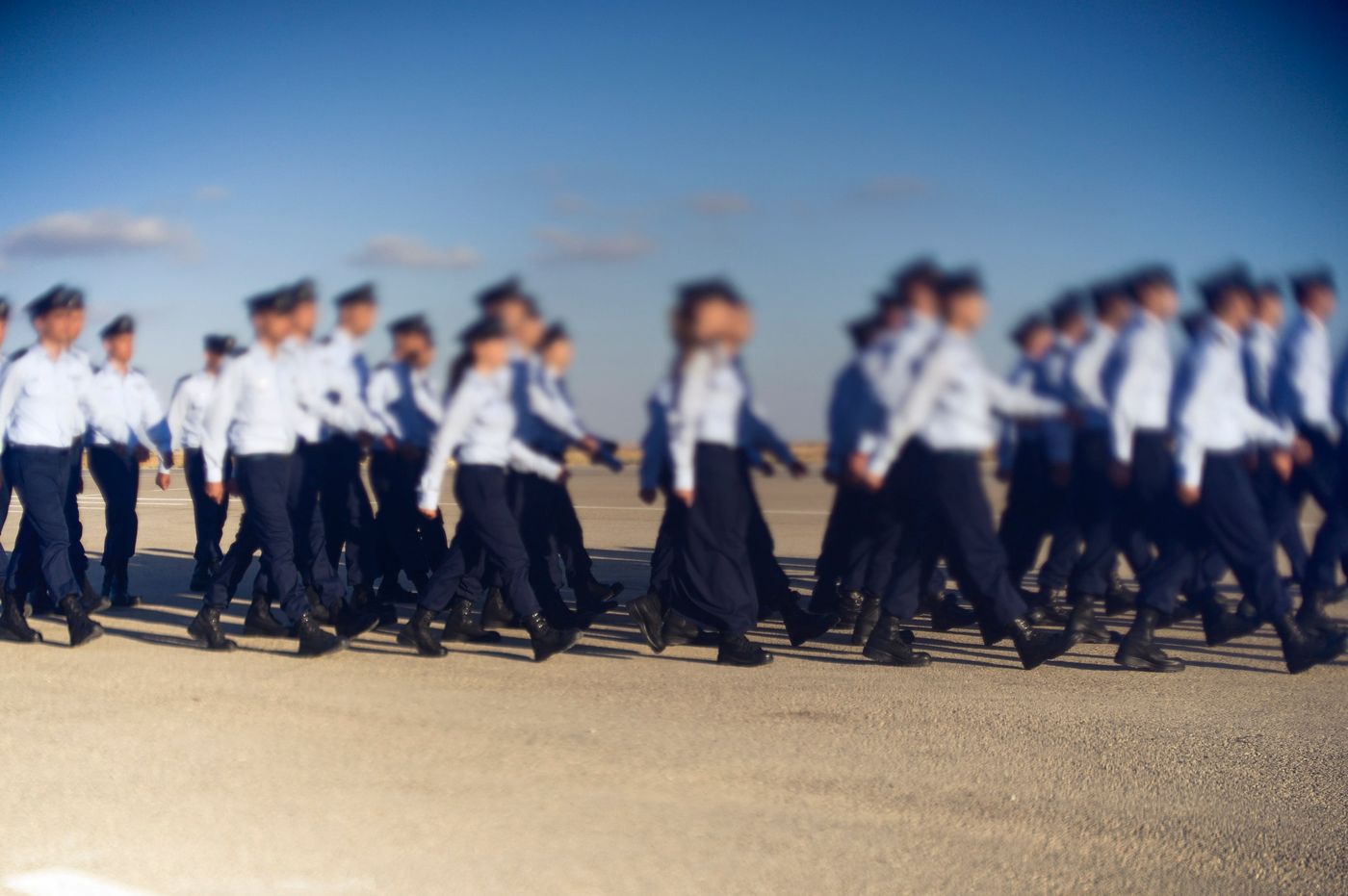 נווטת דתייה במסדר הסיום של קורס טיס
