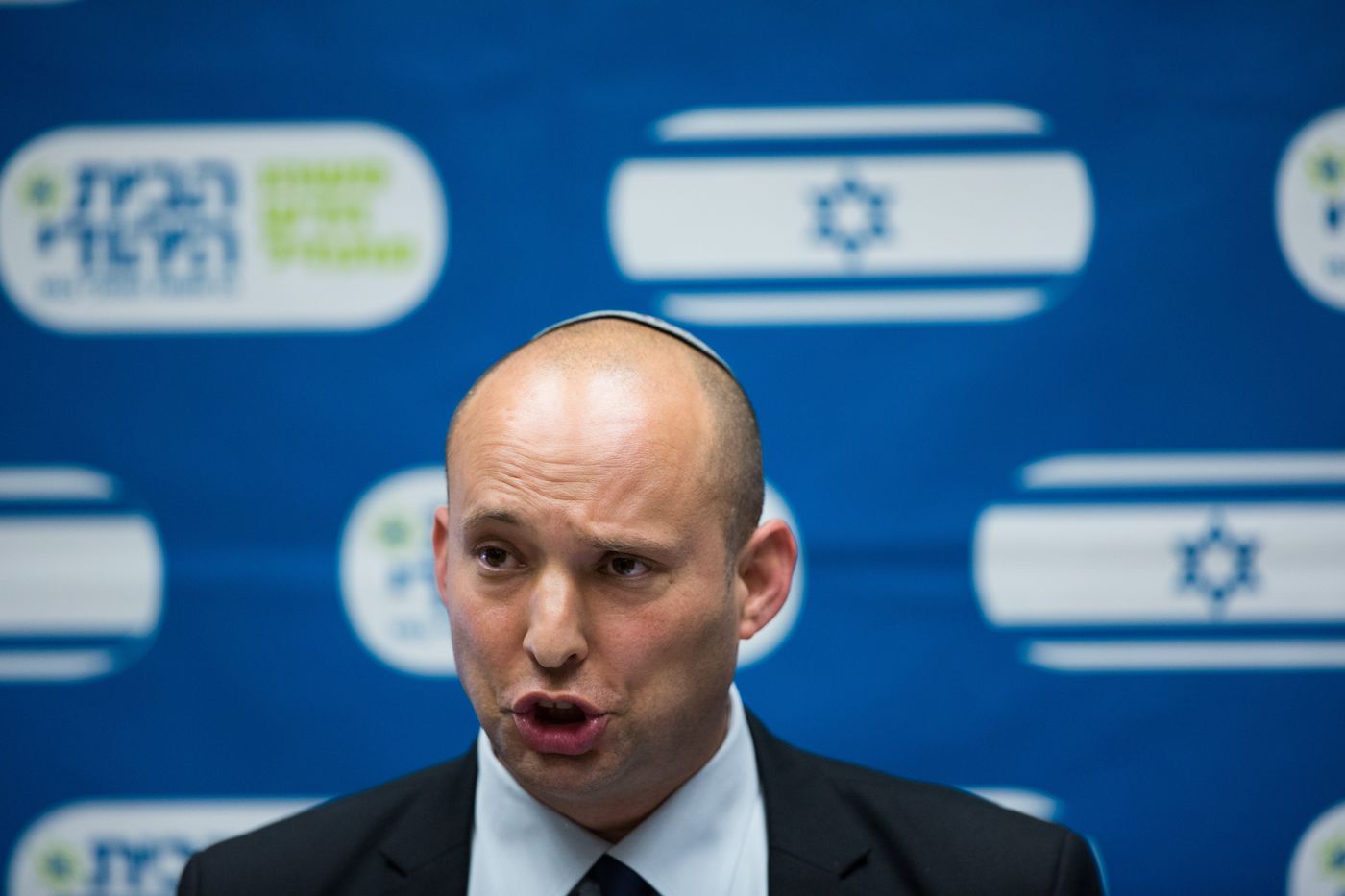 בנט הכריע: 'שוברים שתיקה' מחוץ לבית הספר