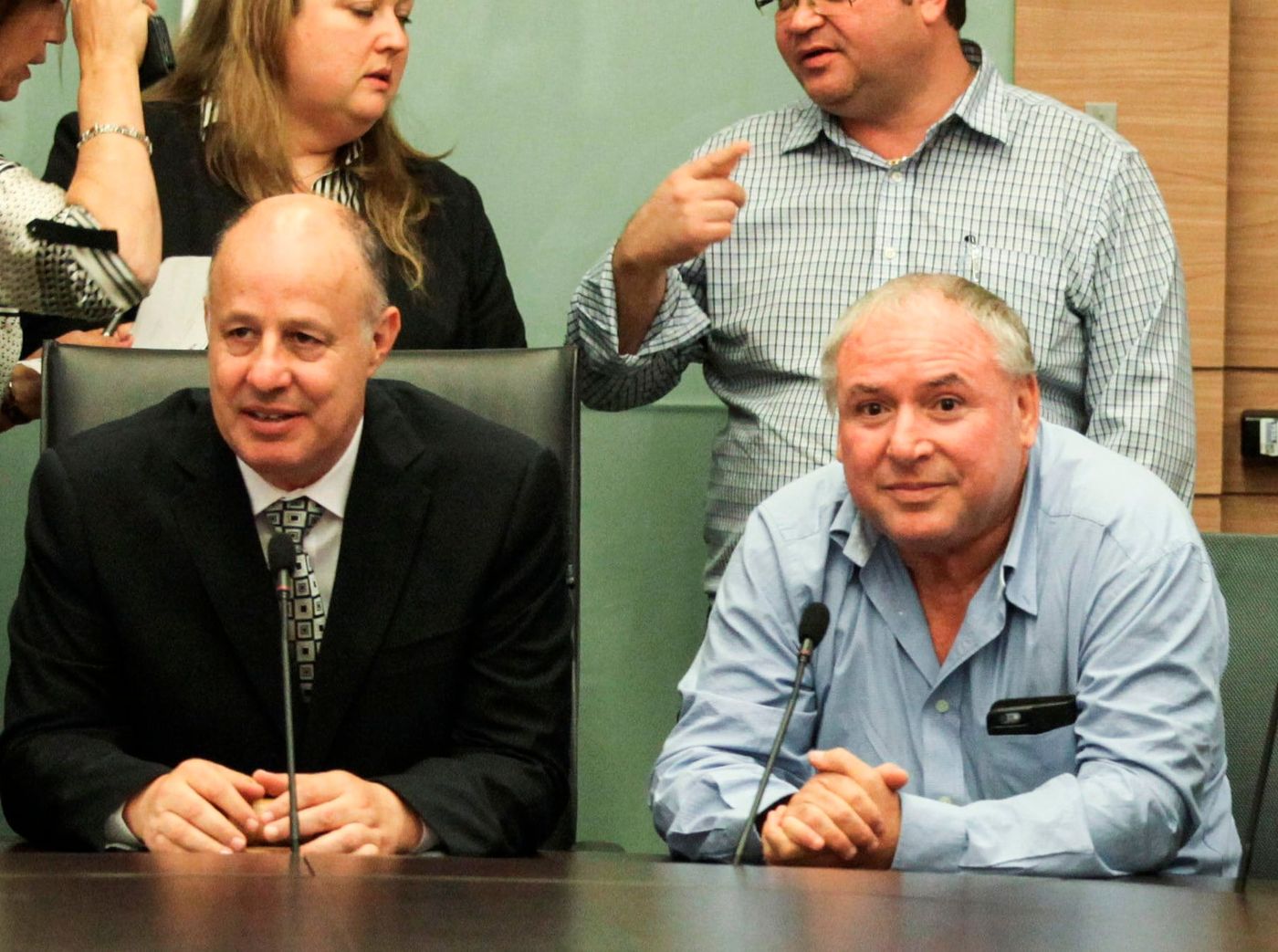אמסלם מצטרף לקרב הירושה של דני דנון