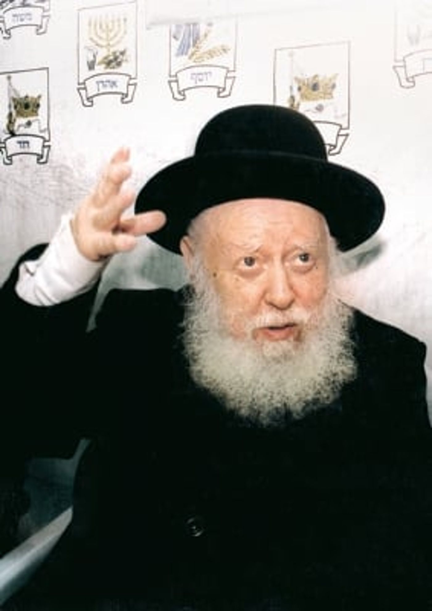 האזינו; הרב אזרחי בסיפורי הערצה על הרב שפירא