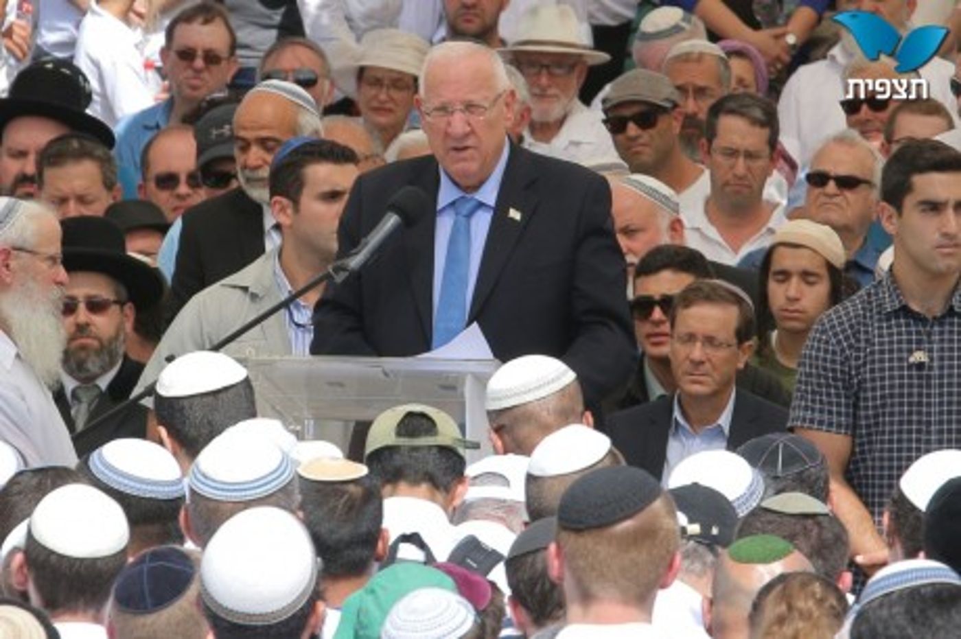 הרב נחמיה לביא ואהרון בניט הובאו למנוחות; תיעוד