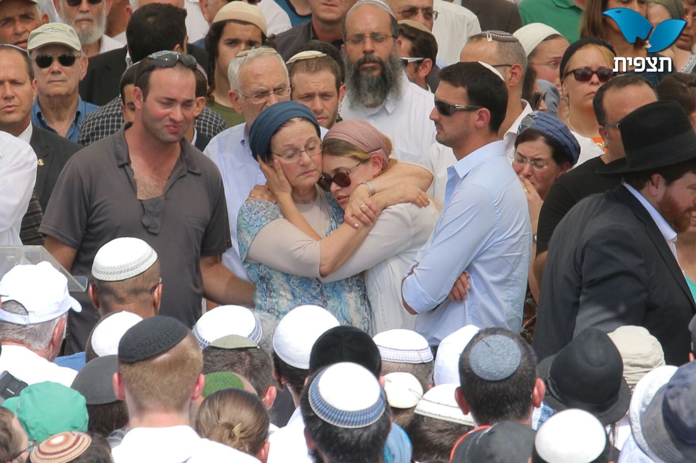הרב נחמיה לביא ואהרון בניט הובאו למנוחות; תיעוד