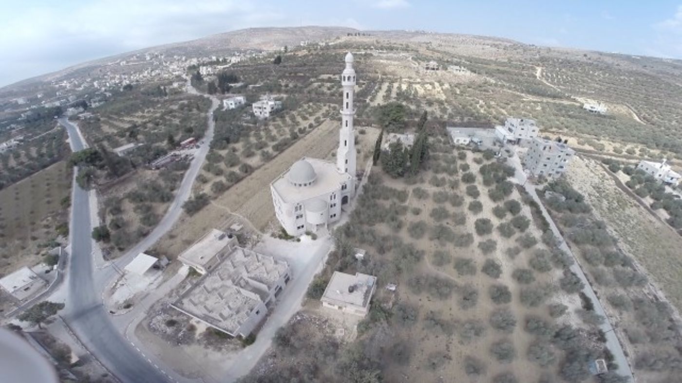 בורין. מבנה לא חוקי על אדמות מדינה. צו הריסה + הפרת צו ביניים