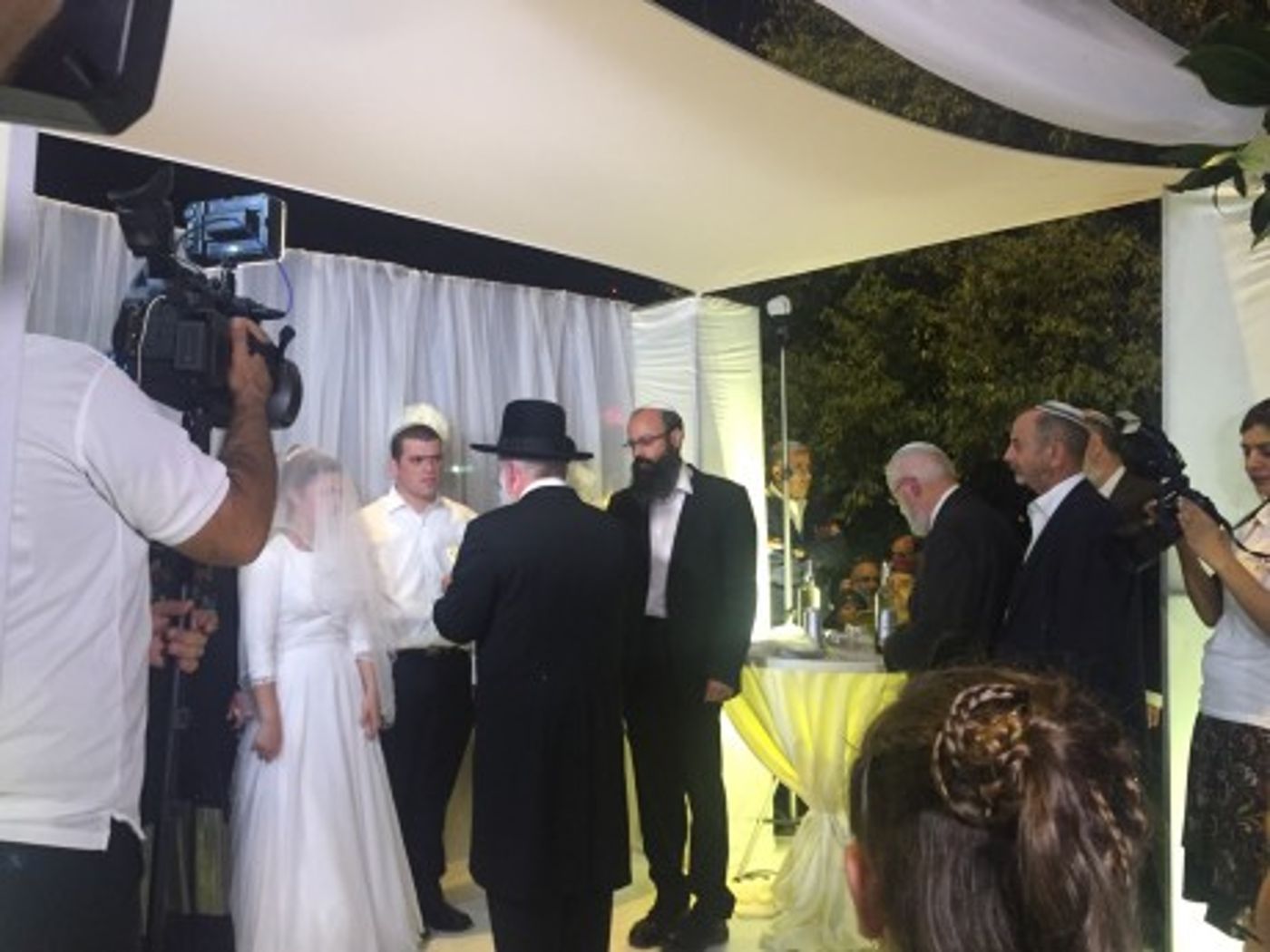ברוב עם: החתונה של אריאל ושרה-תחיה
