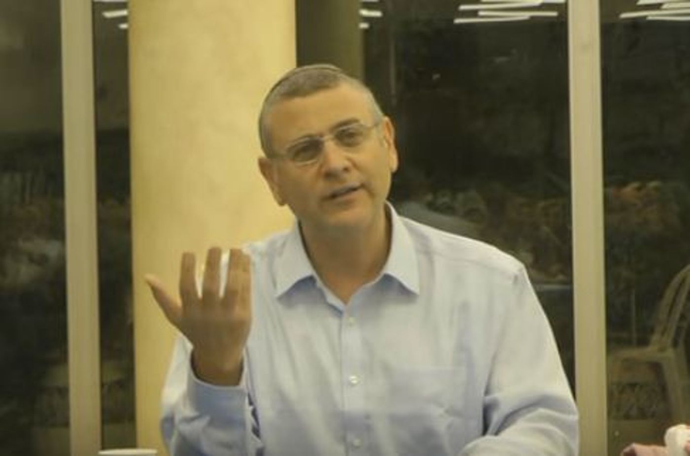 הרב בני לאו תוקף את הרב הראשי: "למה לסכן את המדינה?"