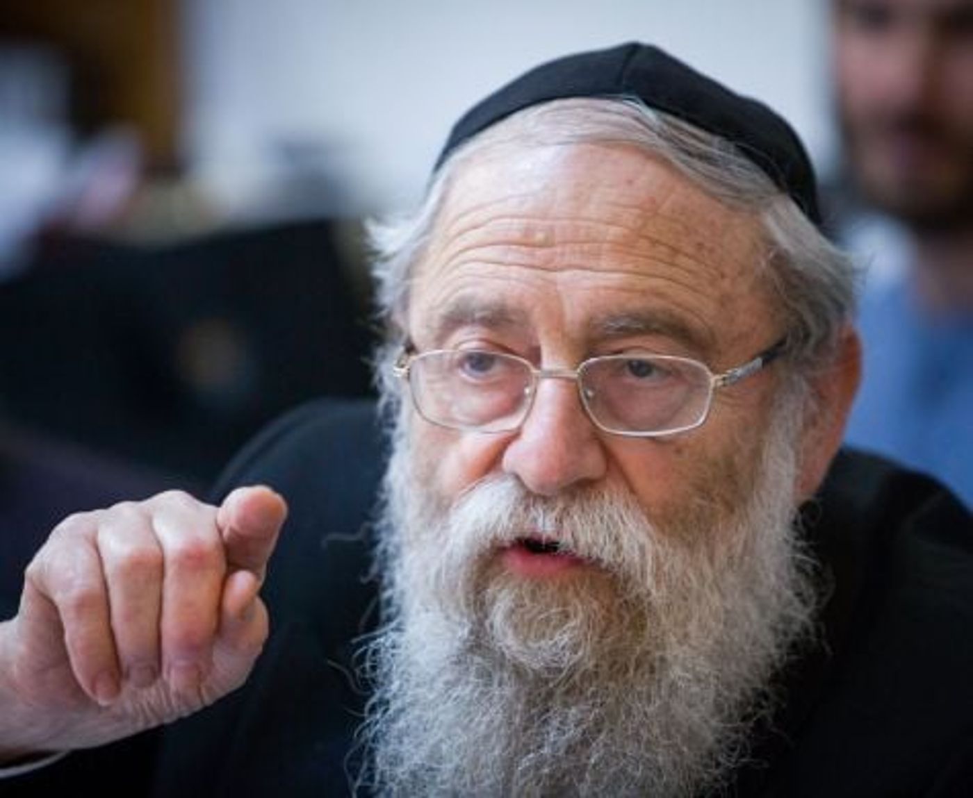 הרב שטרן נחשף לעדויות: "אני מודאג ביותר"