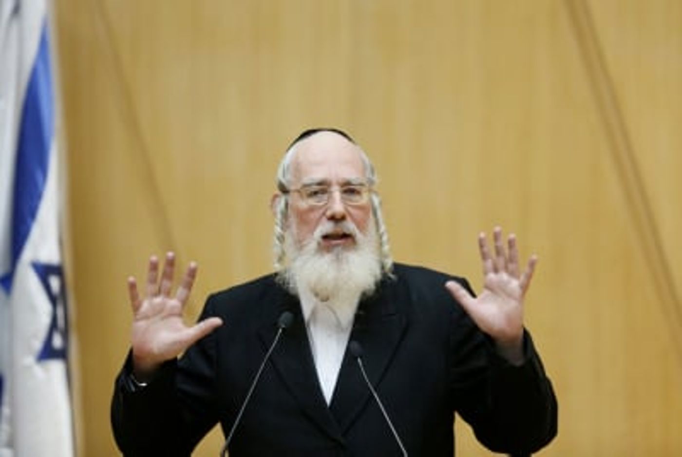 אייכלר: "יש לו מעלה אחת; הוא לא חובש כיפה סרוגה"