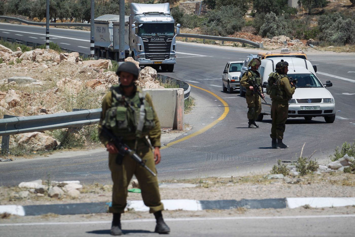 חשד: ערבים ניסו לחטוף חייל בצומת המוביל