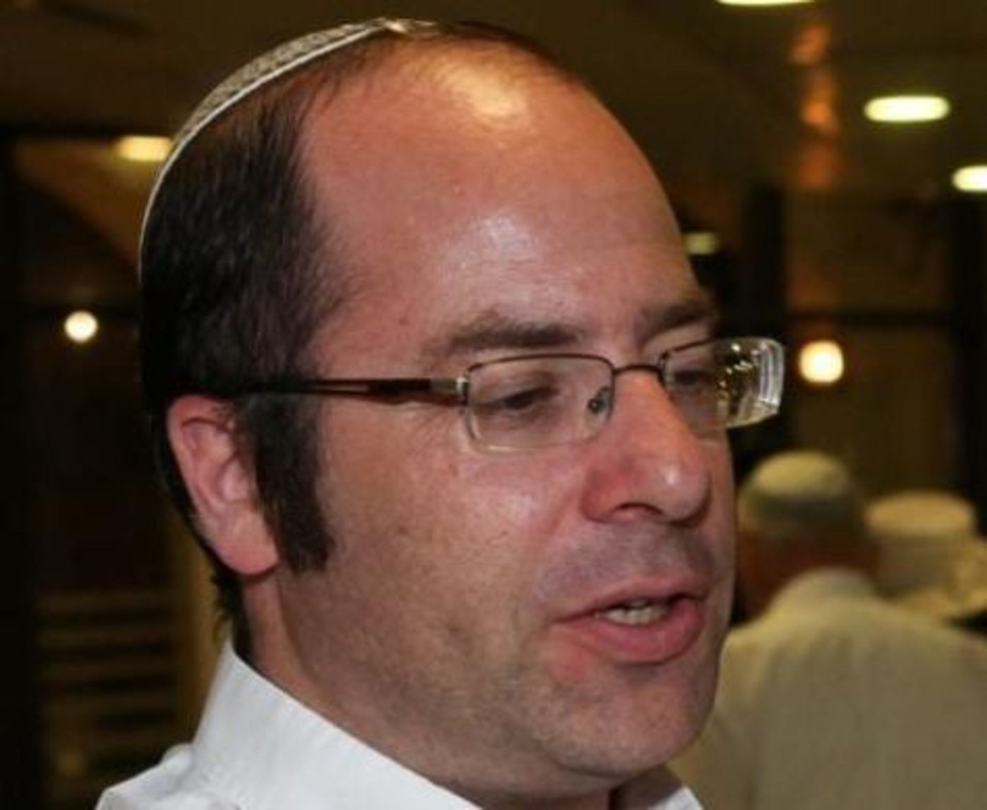 הרב בזק: 'מדריך הצניעות – יותר נזק מתועלת"