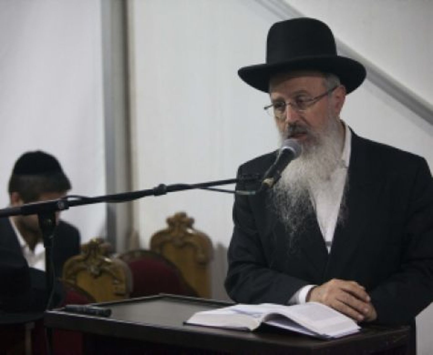 פנייה לבג"צ: "השעו את הרב אברהם יוסף"