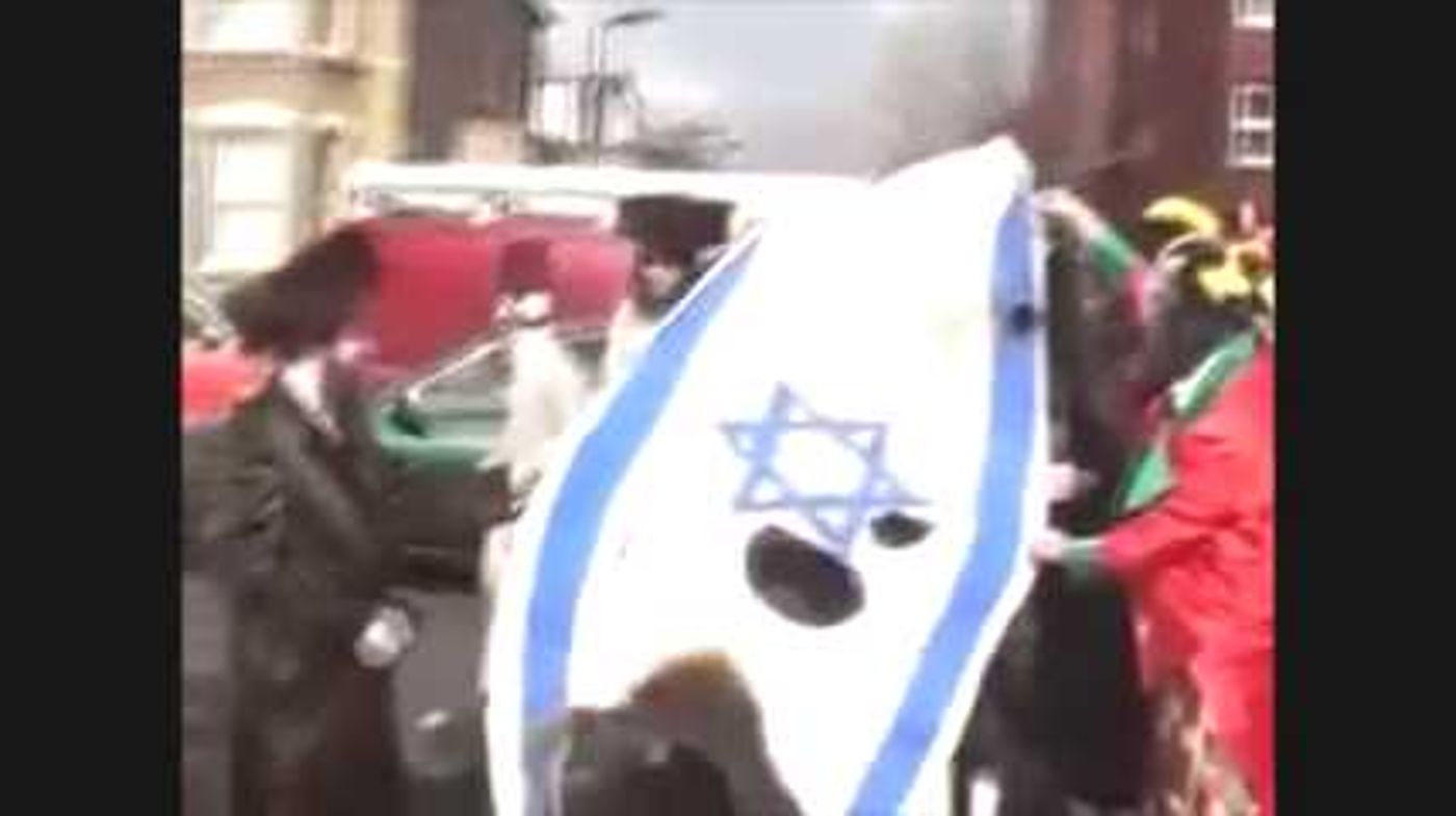 פורים חרדים לונדון.mp4_000061173
