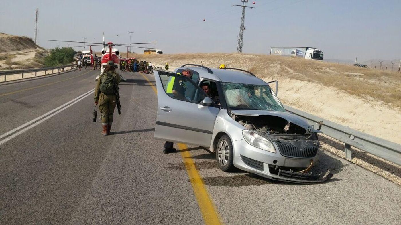 משפחה חרדית נלכדה ברכב: בן 30 נהרג