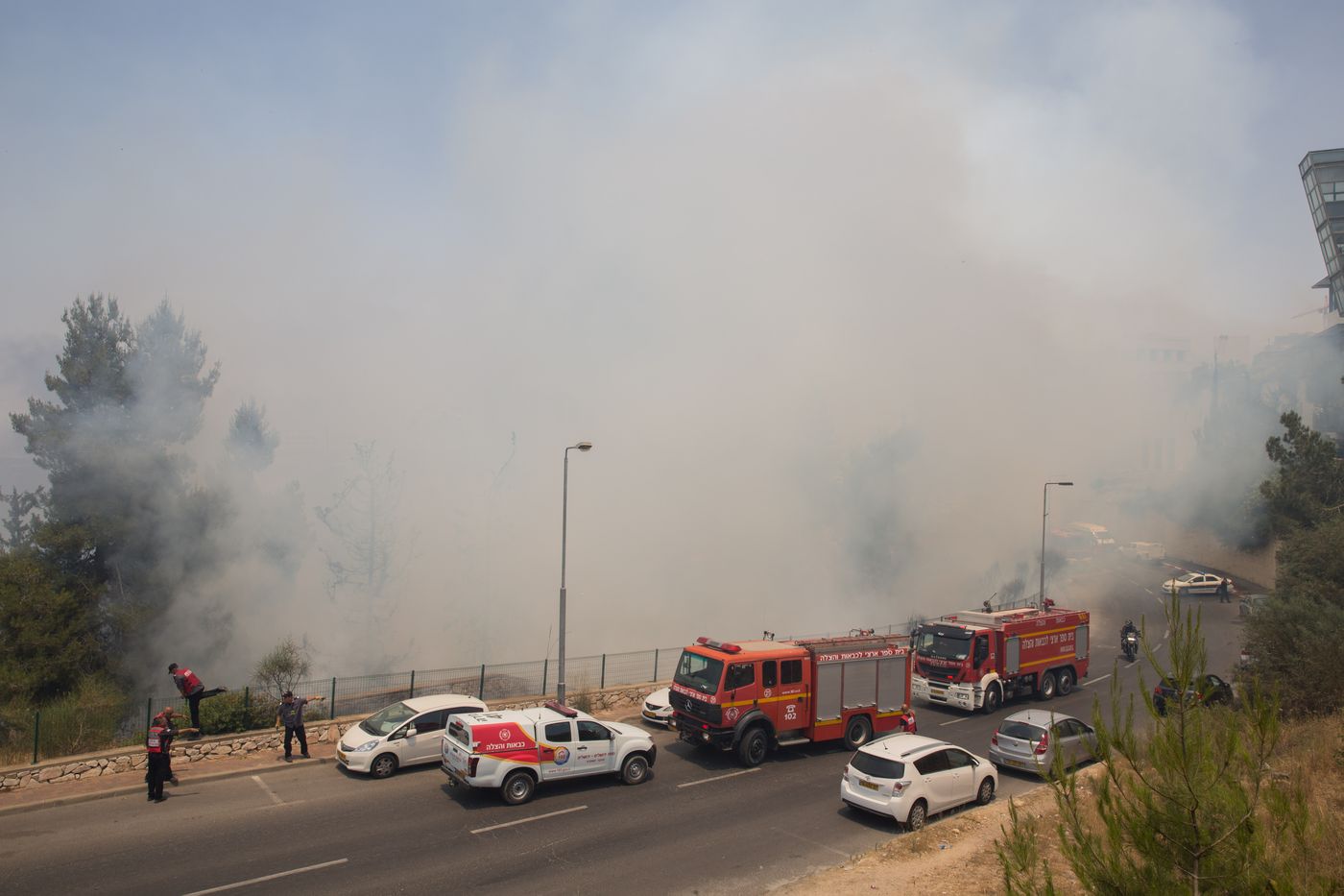 הכבאים הצליחו להשתלט על שריפת הענק – צפו