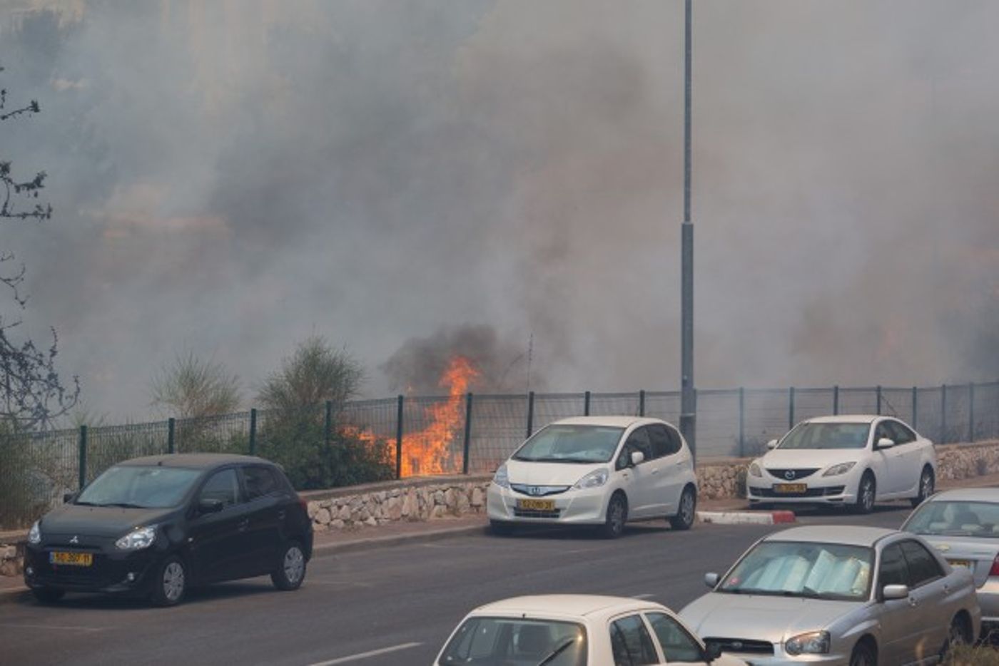 הכבאים הצליחו להשתלט על שריפת הענק – צפו