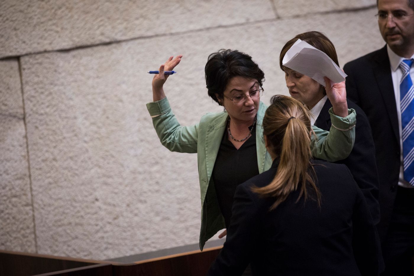 בוקר: "הדם של הלל על הידיים של זועבי"