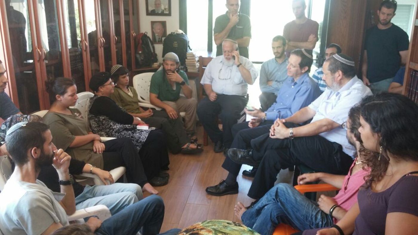 בוז'י בא לעתניאל ונתן הצהרה בטחונית מפתיעה