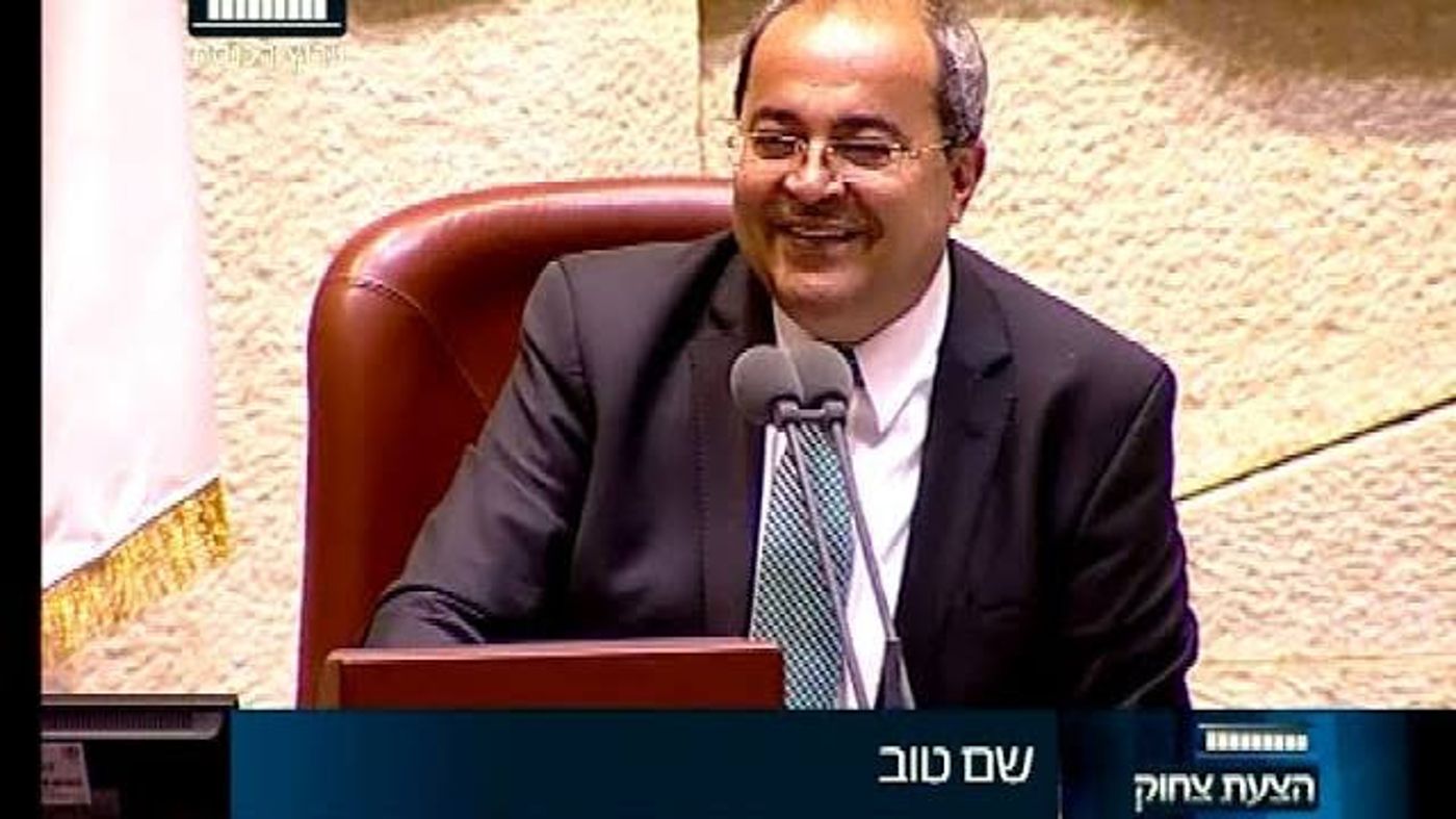 צפו: כשאחמד טיבי התחפש לאבשלום קור