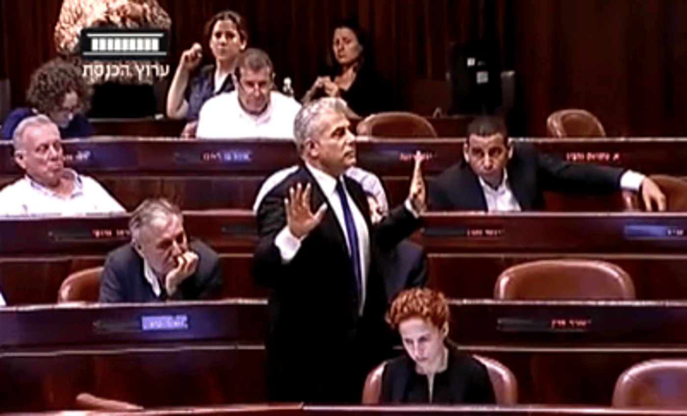 צפו • לפיד לפרוש: 'הייתה טעות, אתה לא שקרן'