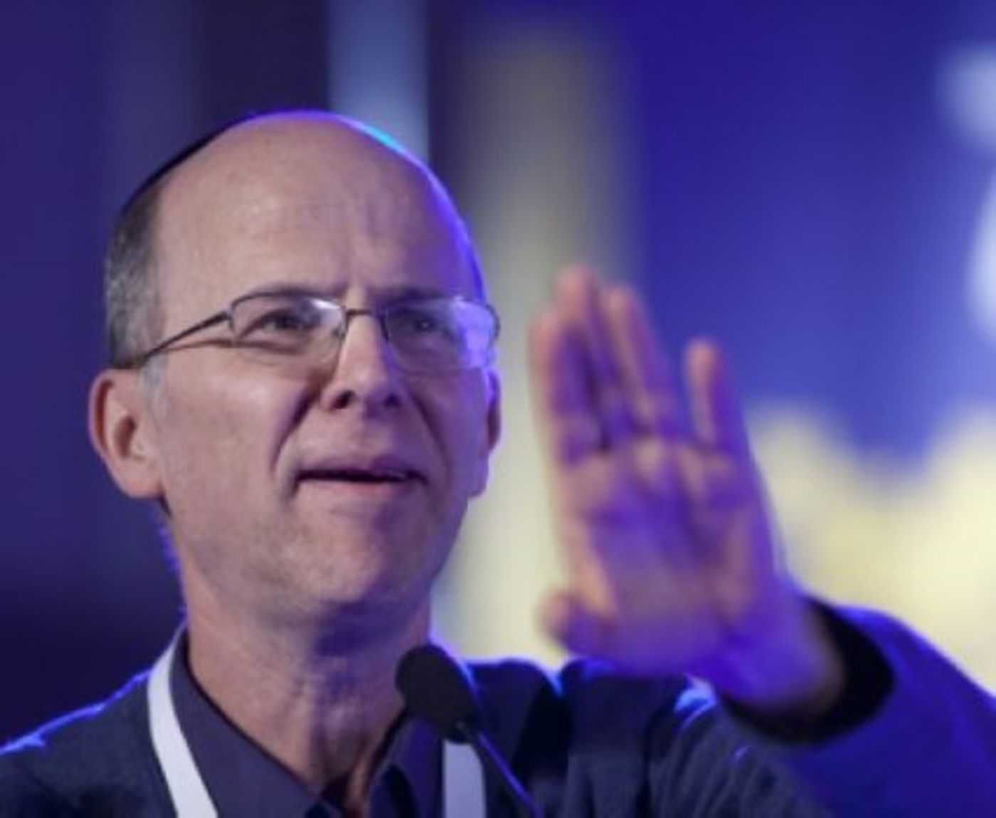 סגל: "ספגתי בקורת על הראיון עם הרב לאו"