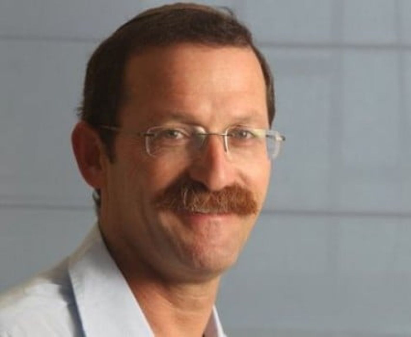 תולה את חולצת התנועה: דני הירשברג נפרד