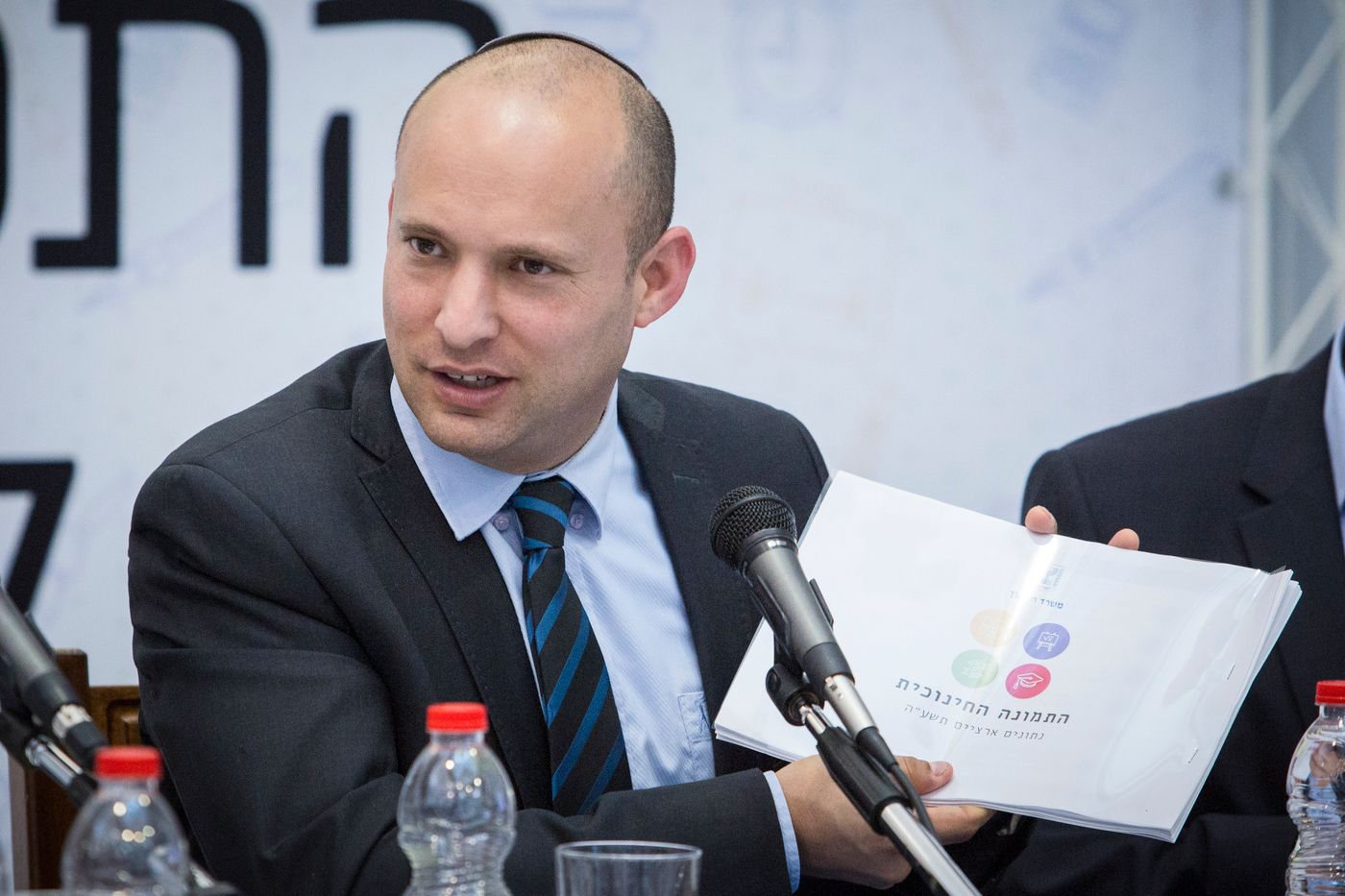 "למה התקשורת נזעקת שבמדינה היהודית לומדים יהדות?"