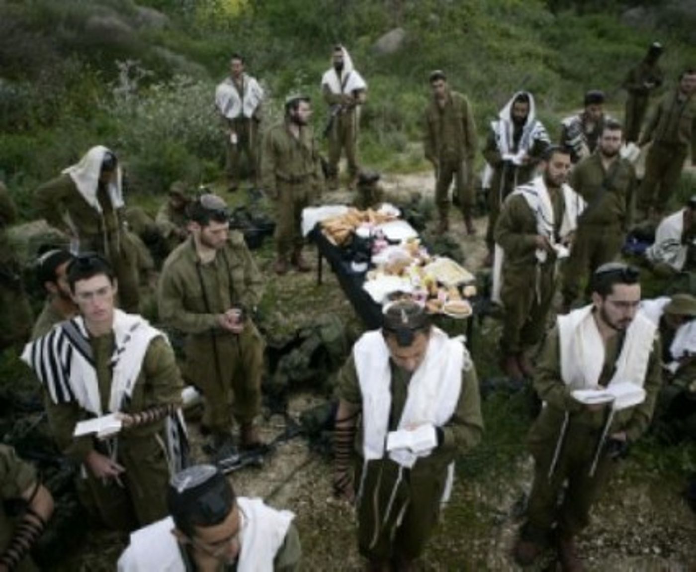 החרד"לים מול הלייטים: האם הצבא פועל נגד דתיים?