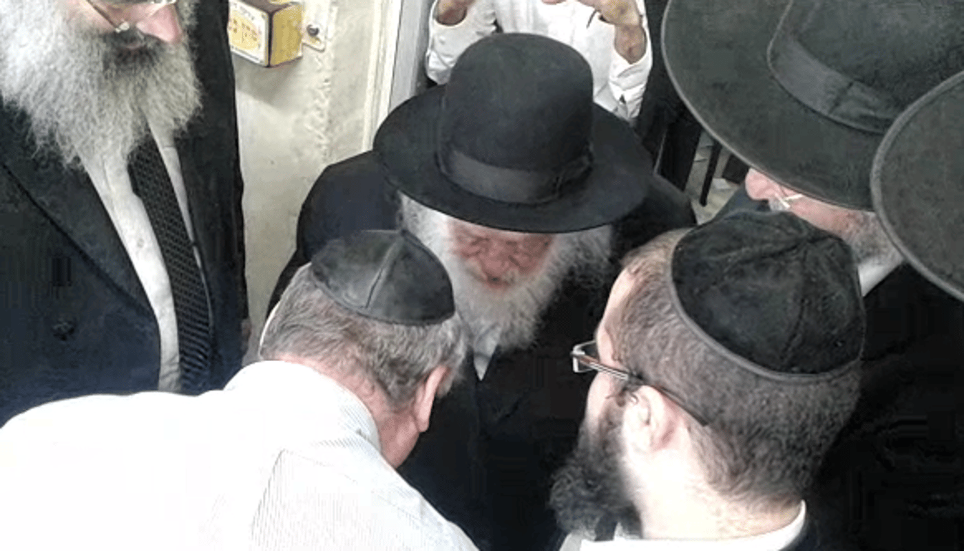 הרב קנייבסקי לח"כ אמסלם: "למה חמור רוכב עליך?"