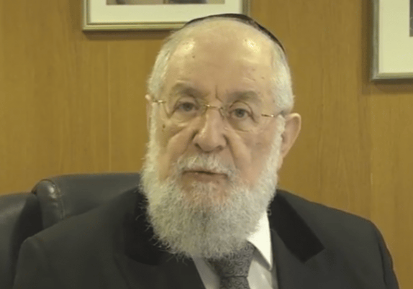 הרב לאו: עוד משהו חוץ מאלוקים