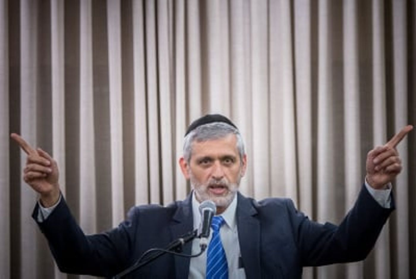 "אנשים מפחדים לדבר": אלי ישי שובר שתיקה