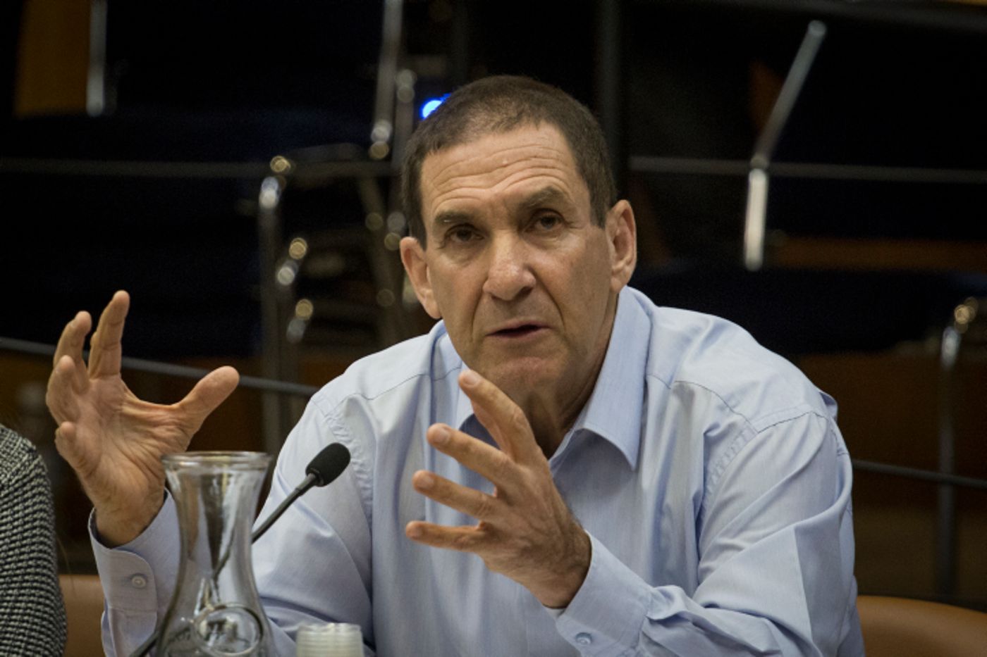 מתקפה נשית: רון טל לא יכול לשמש בשום משרה ציבורית