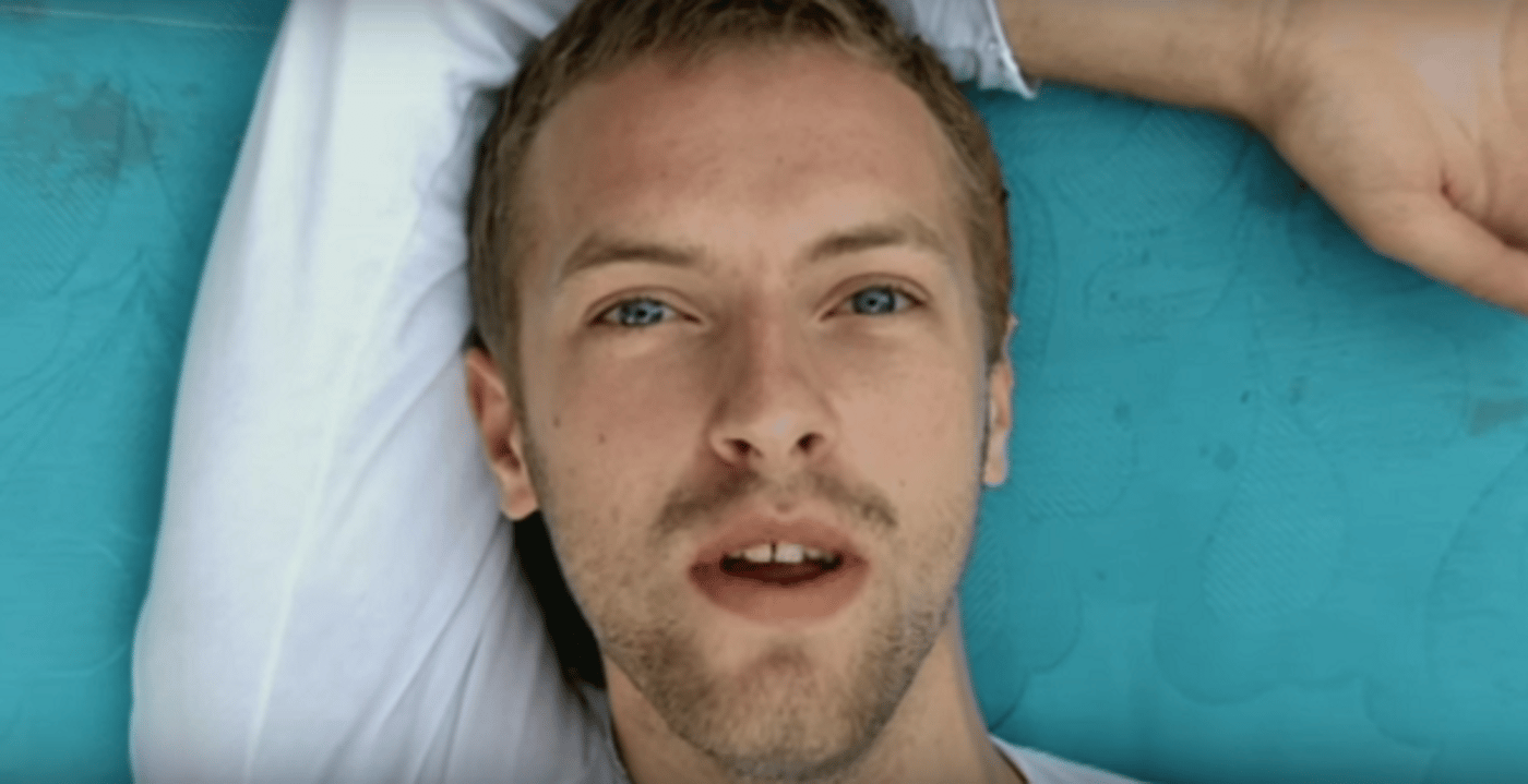 סולן קולדפליי, חזר בו? (צילום מסך מתוך יוטיוב)