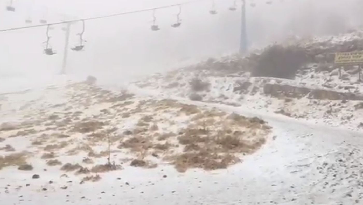 היערכות להצפות; שלג יורד בחרמון: צפו בתיעוד