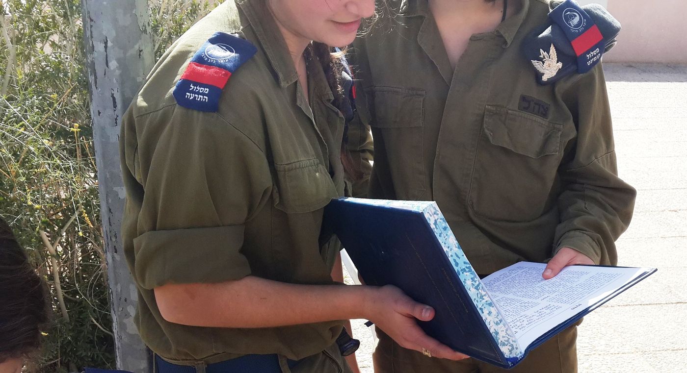איפה צריכות לשרת בנות דתיות בצבא?
