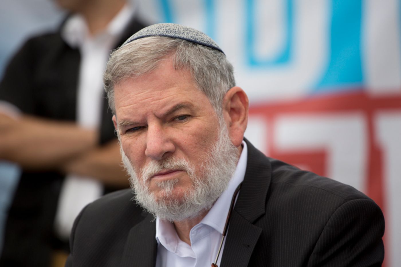 הרב אבי גיסר בביקורת נוקבת נגד תושבי עמונה
