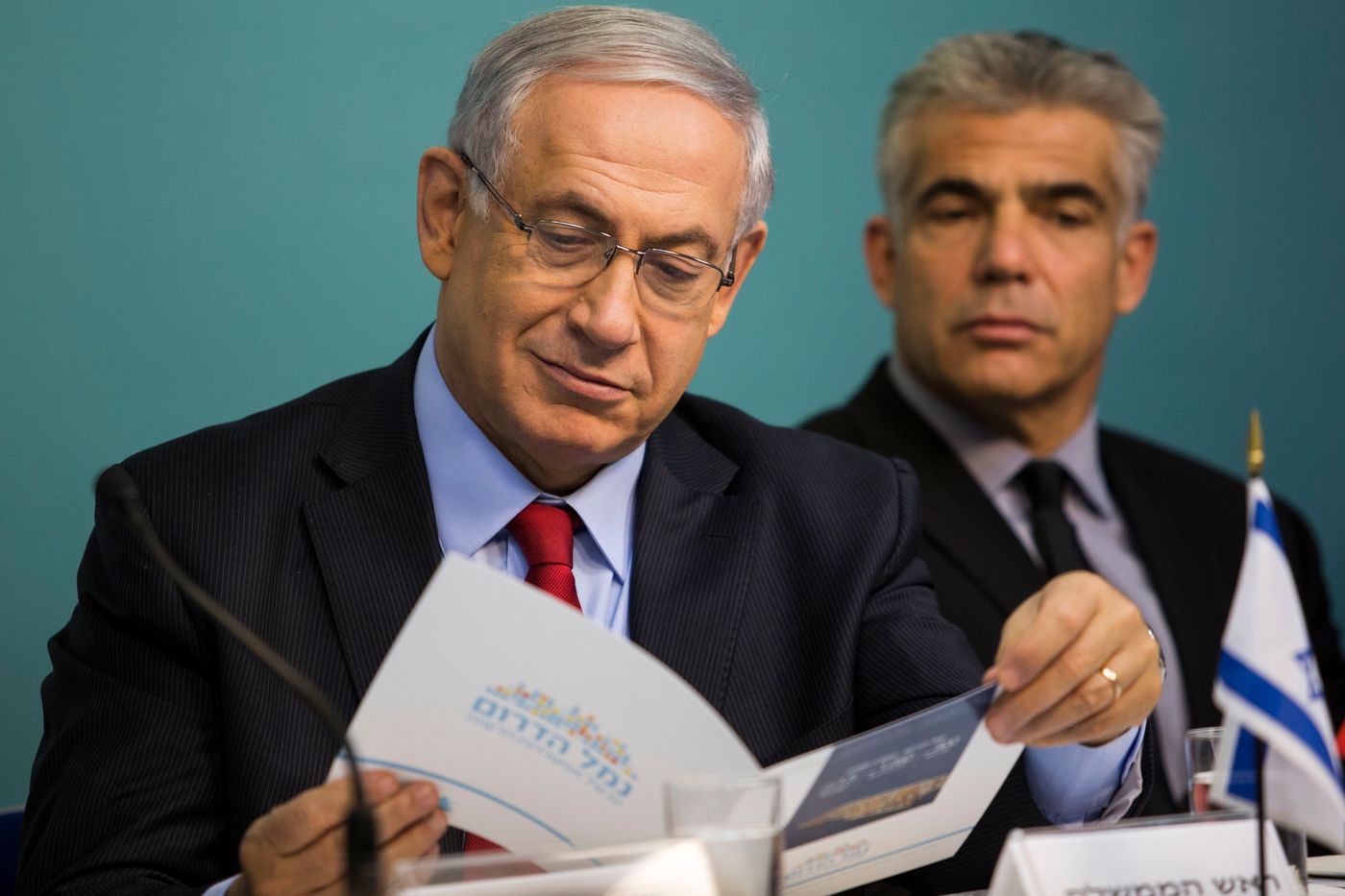 סקר מנדטים: לפיד יכול להקים ממשלה בלי חרדים