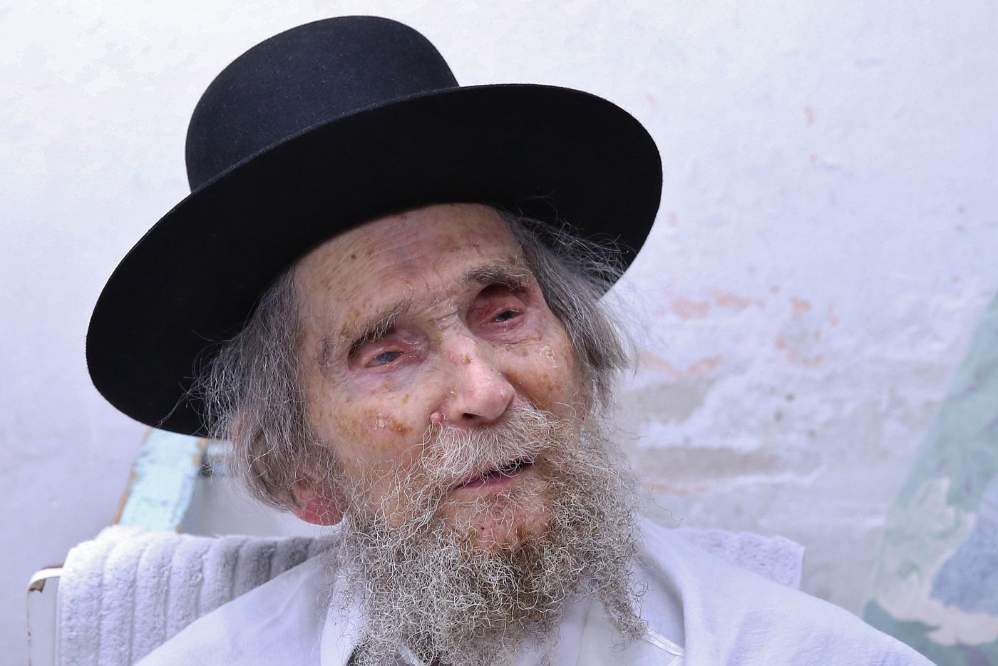 בשל מצוקה נשימתית: הרב שטיינמן פונה לבית החולים