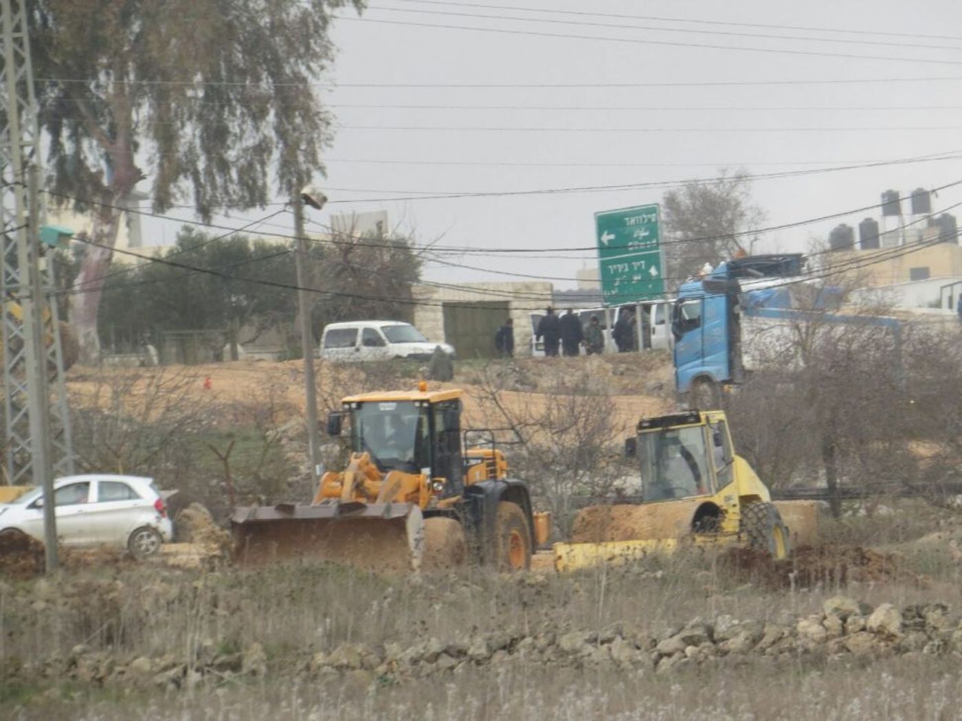 לקראת פינוי בעמונה: סוללים כביש חדש לישוב