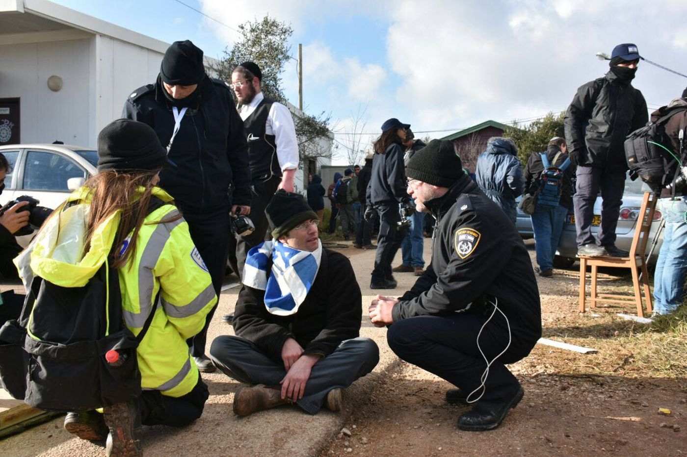 בנט קורא לנתניהו: תפעיל את הסמכות שלך בעמונה