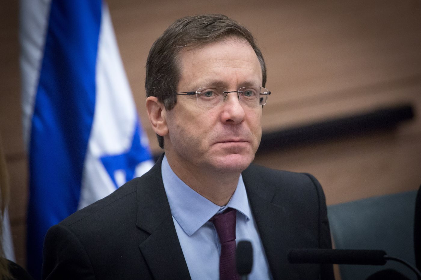 יצחק הרצוג חש ברע ופונה לבית החולים. הערב שוחרר