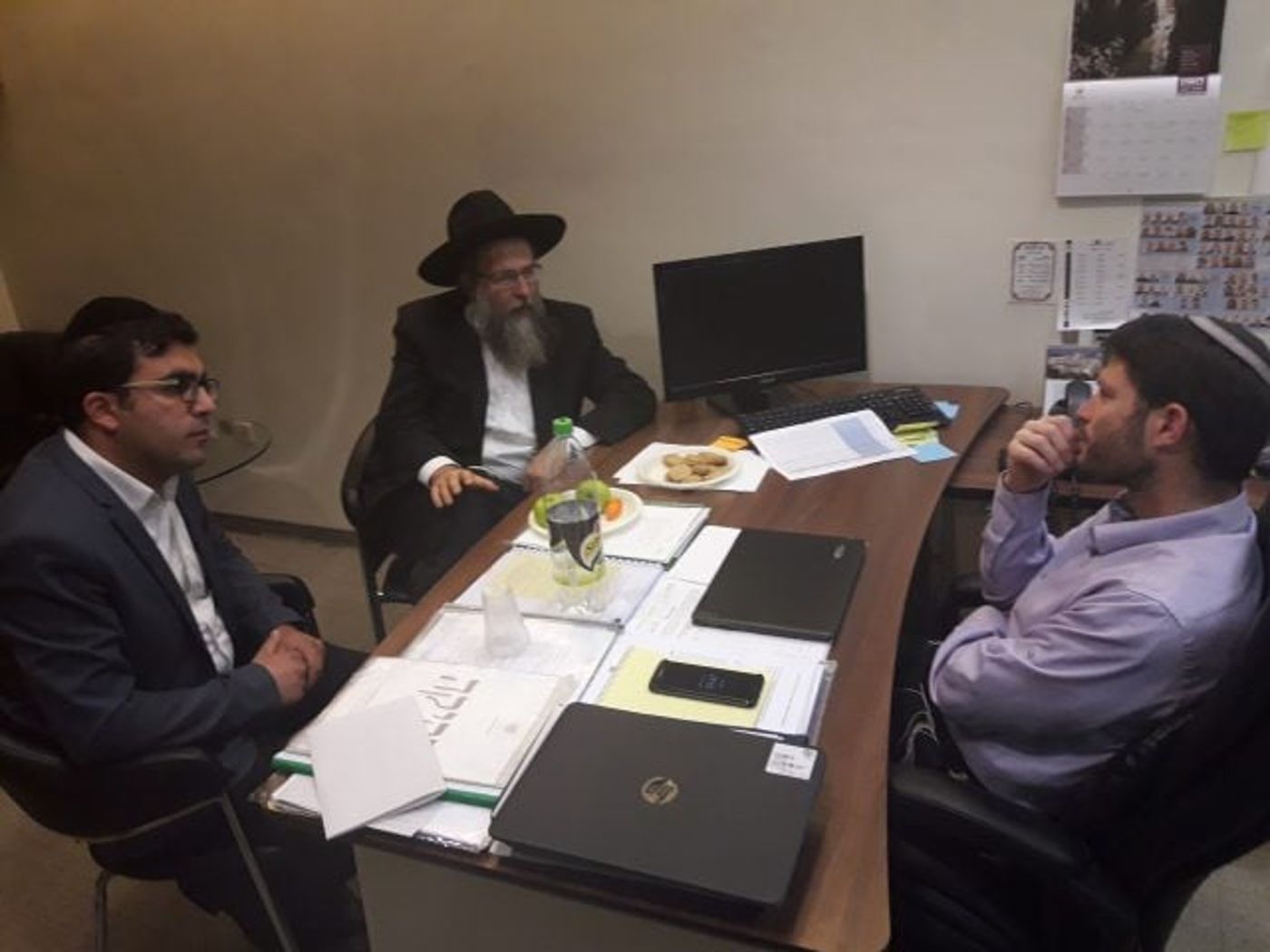 בפני ח"כ סמוטריץ' הוצג התקן משמרת השבת אשר מאפשר פעילות טכנולוגית של מקררים ומכשירי חשמל גם בשבתות, הודות לטכנולוגיה חדשנית.