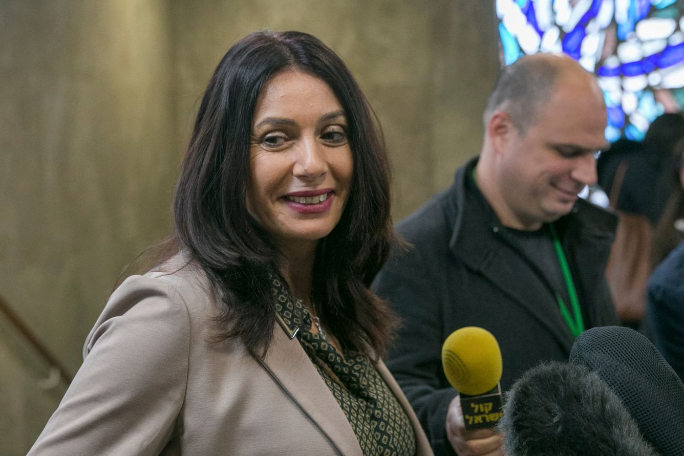 פניה למנדלבליט: "הסר את דמותה של רגב מהקליפ"