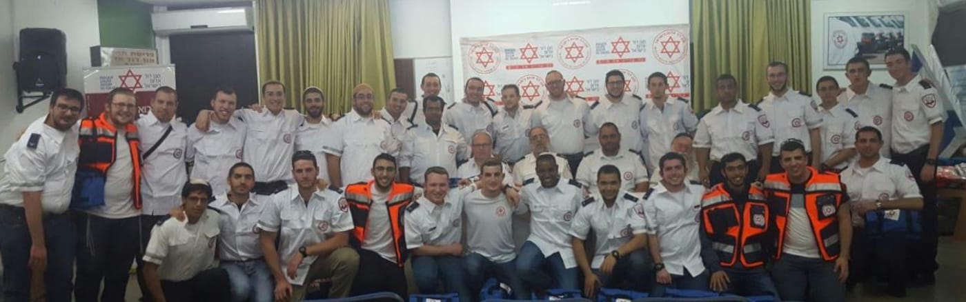 עשרות בניש"ים סיימו קורס חובשים במד"א