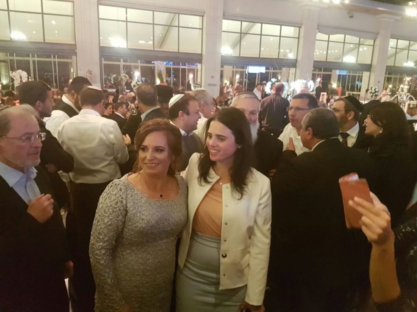 כולם היום שם: חתונת השנה של הסרוגים בירושלים