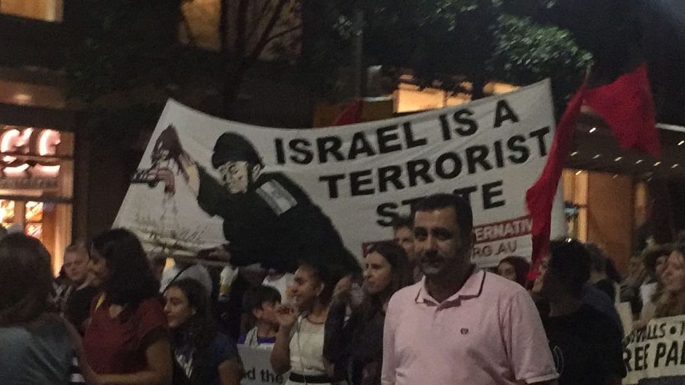 כעת באוסטרליה: אנטישמים מפגינים נגד ביקור נתניהו