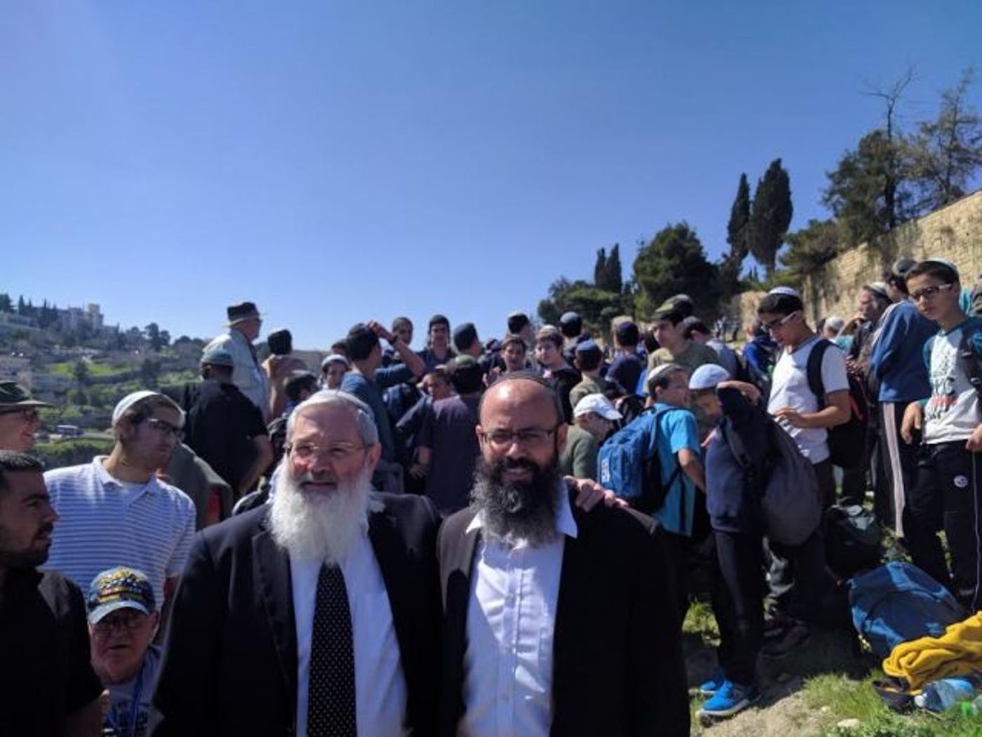 "היזהרו בקברי עניים, שמהם תצא ריבונות"