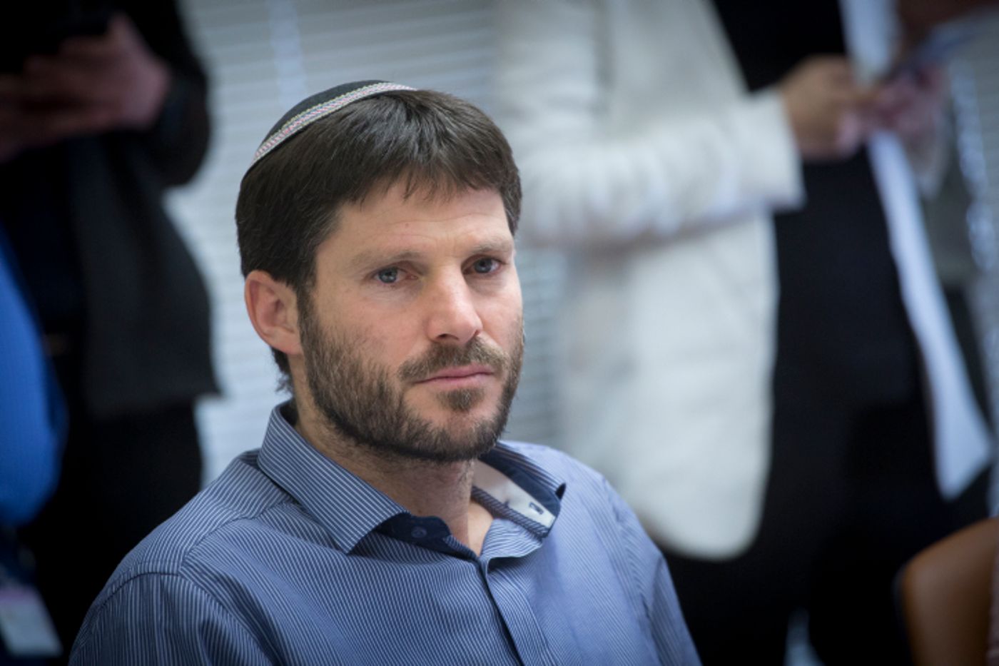 "עד היום חילקתם את הפרס לחברים שלכם"