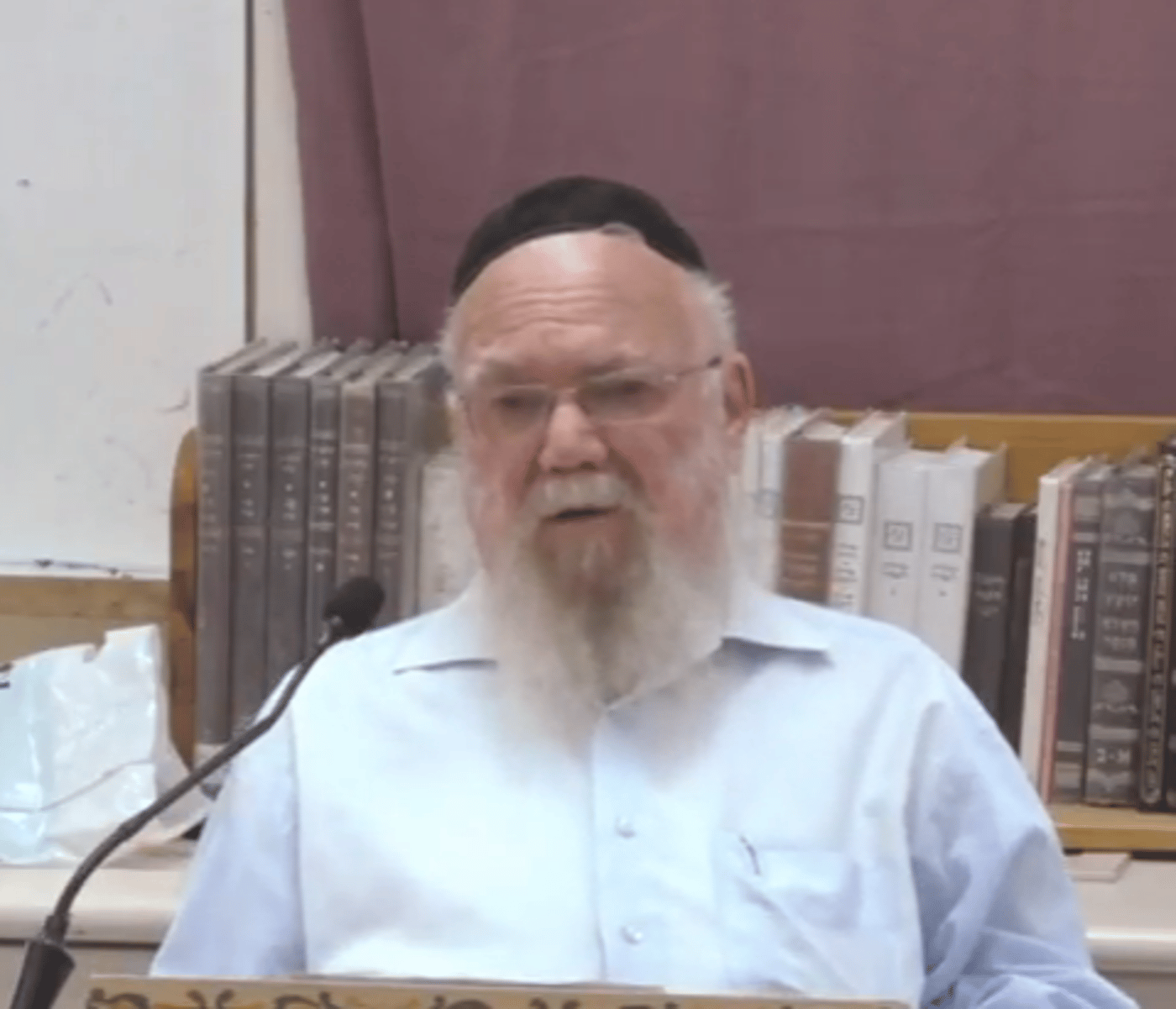 כולם שווים בפני החוק, גם תלמיד חכם/ הרב יעקב פילבר