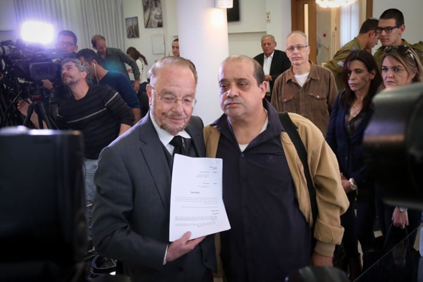 מגעים לביטול הערעור של אלאור אזריה