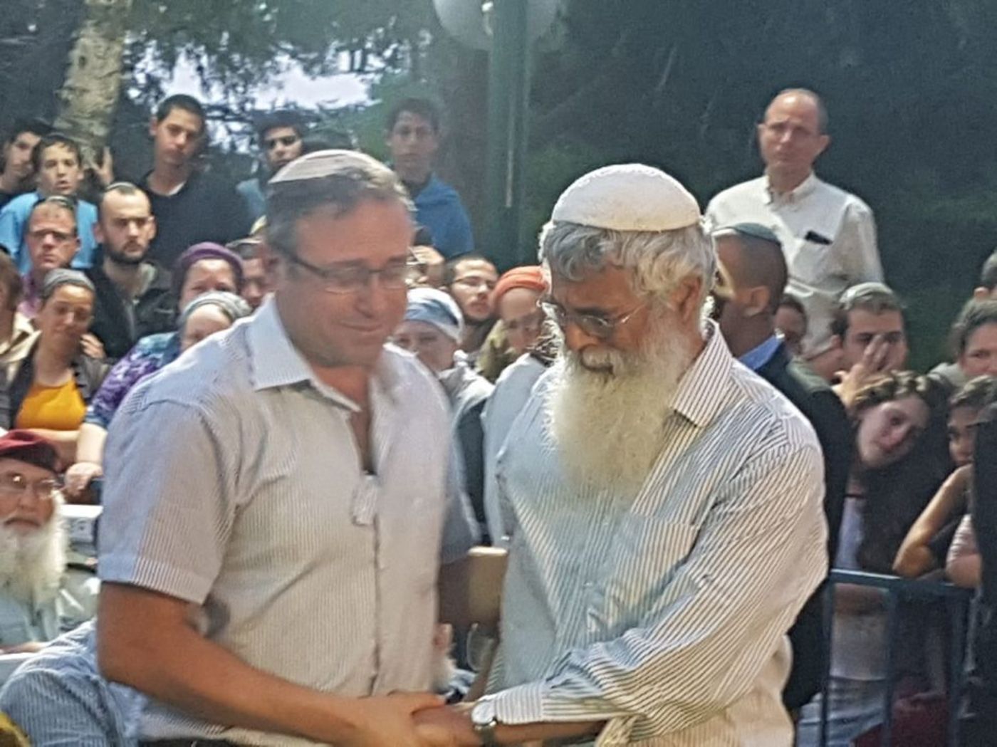 לראות ולבכות: צפו בהלווית אלחי טהרלב הי"ד